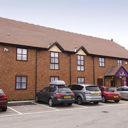 Premier Inn Crewe Central Exteriör bild